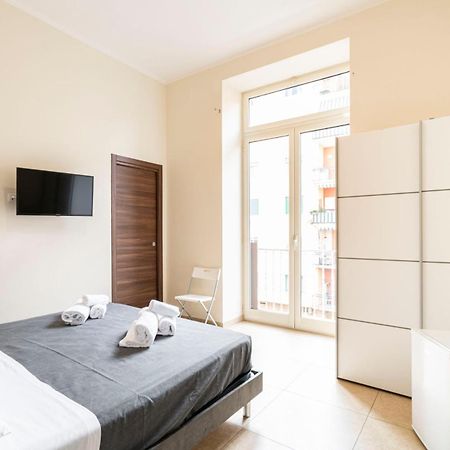 Bed and Breakfast Corso 138 - Sleep & Fly - By Domusextra Neapel Exterior foto