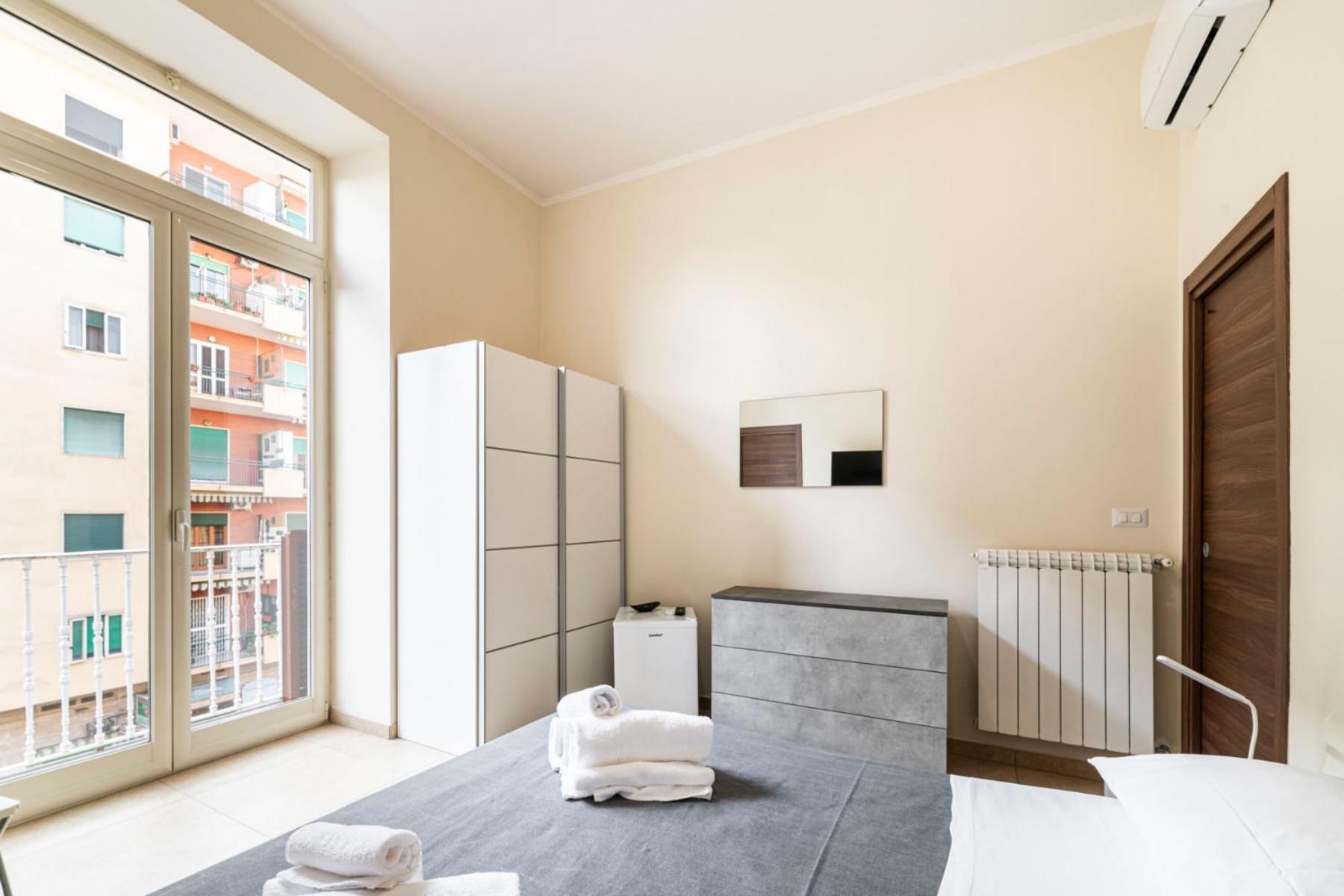 Bed and Breakfast Corso 138 - Sleep & Fly - By Domusextra Neapel Exterior foto