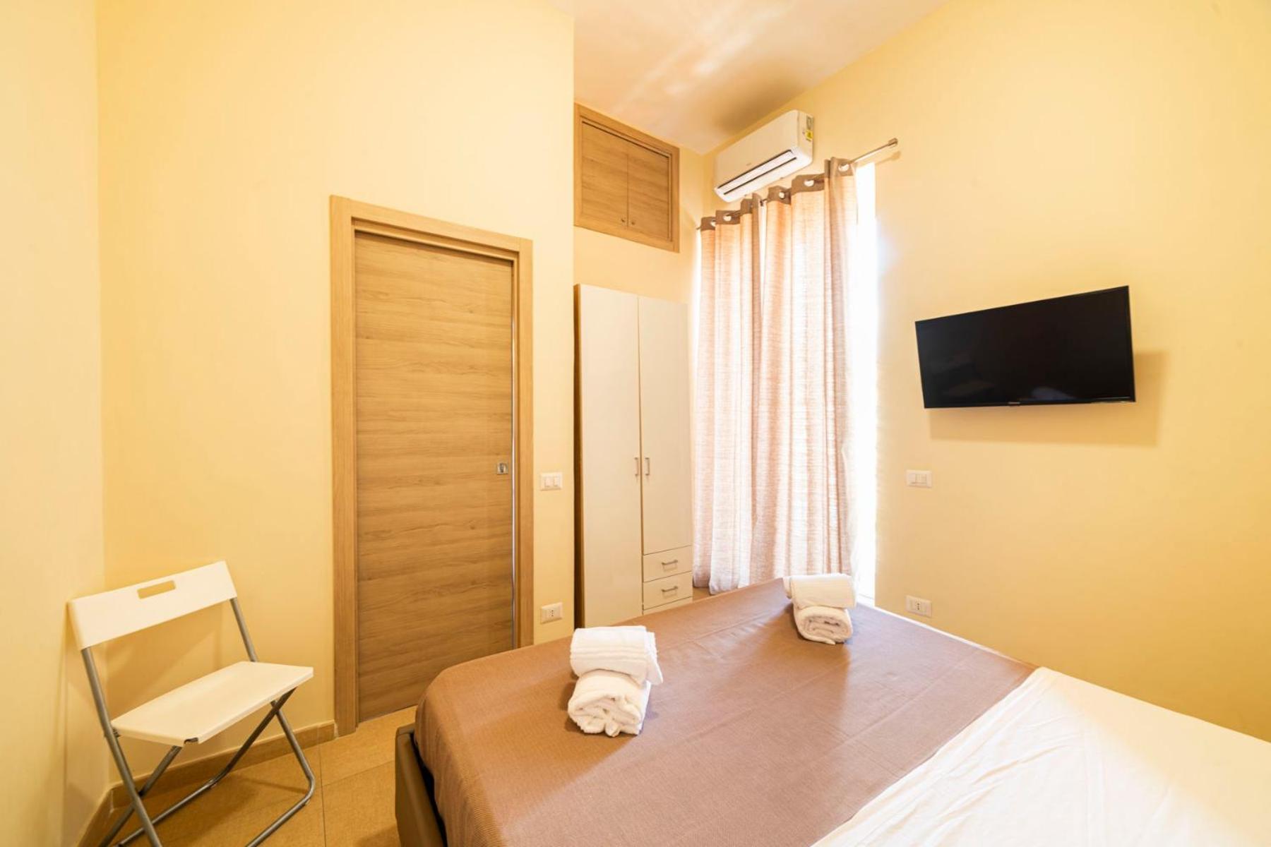 Bed and Breakfast Corso 138 - Sleep & Fly - By Domusextra Neapel Exterior foto
