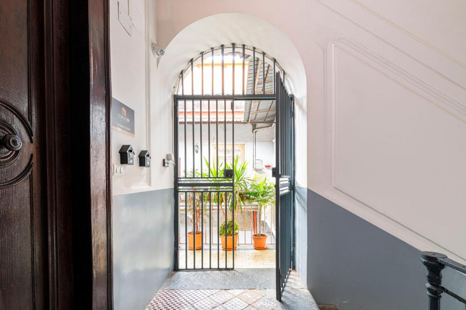 Bed and Breakfast Corso 138 - Sleep & Fly - By Domusextra Neapel Exterior foto