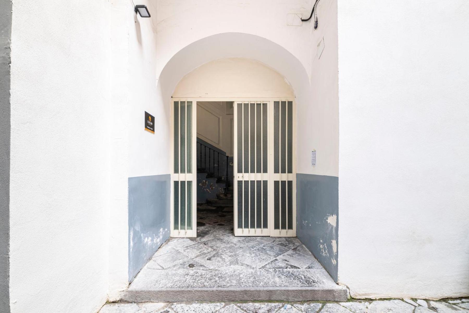 Bed and Breakfast Corso 138 - Sleep & Fly - By Domusextra Neapel Exterior foto