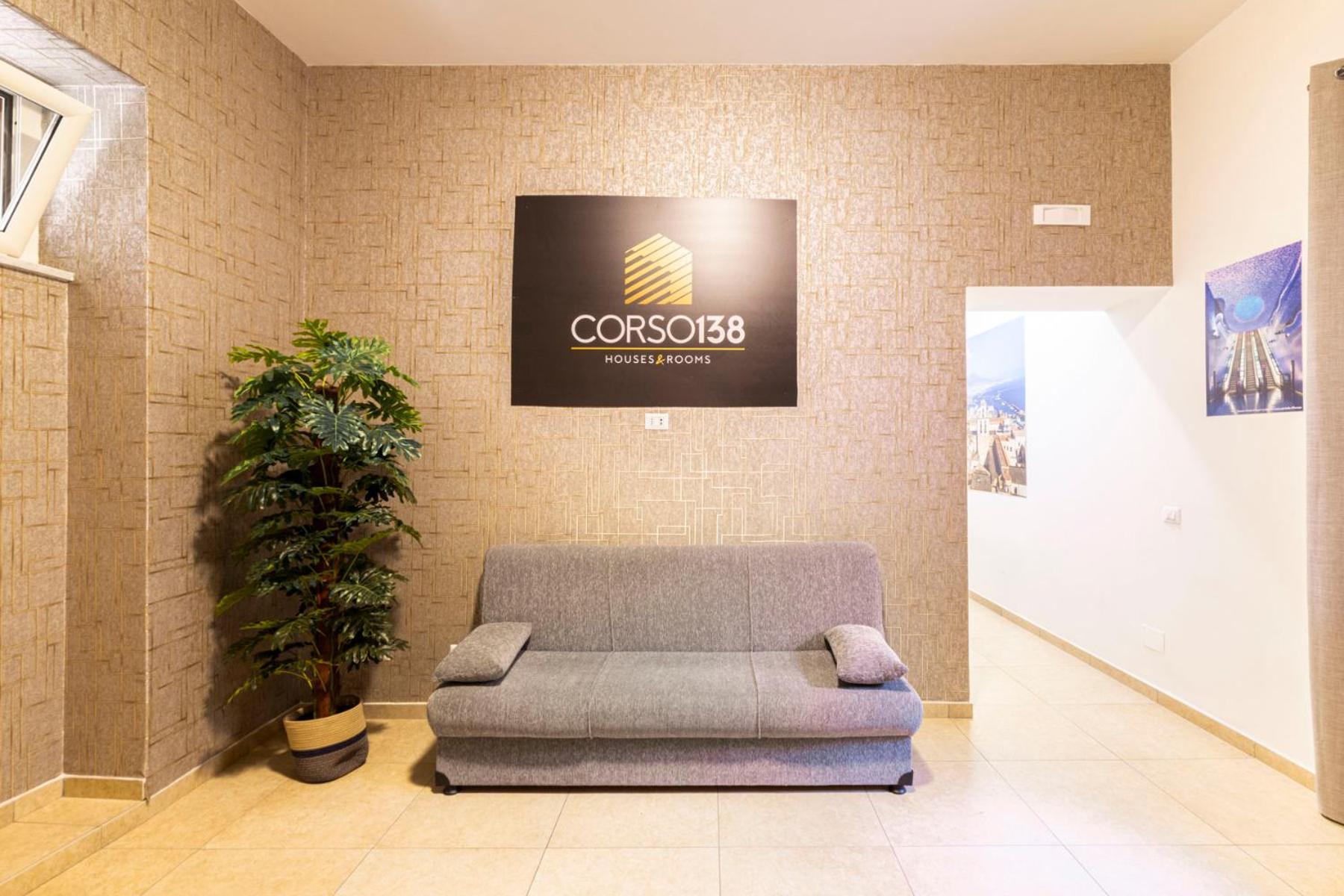Bed and Breakfast Corso 138 - Sleep & Fly - By Domusextra Neapel Exterior foto