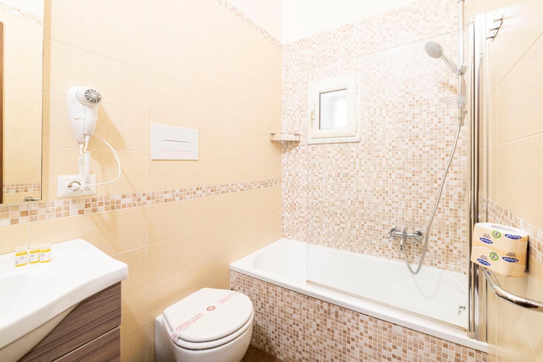 Bed and Breakfast Corso 138 - Sleep & Fly - By Domusextra Neapel Exterior foto